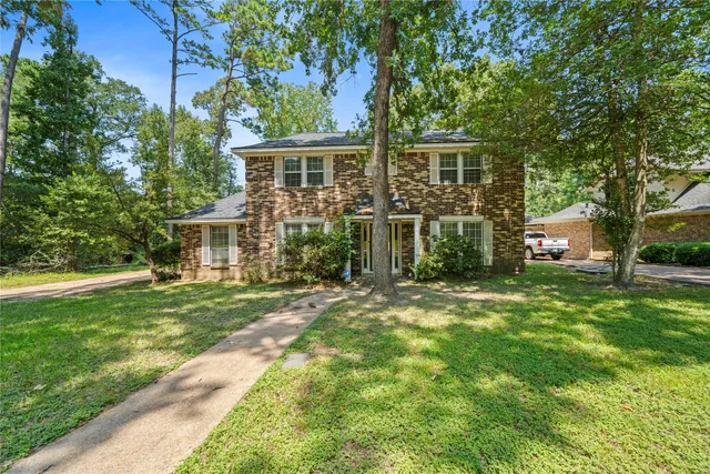 $2,200 | 2108 Greentree Drive, Huntsville, TX 77340