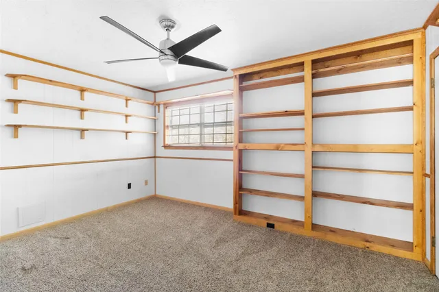 $2,200 | 2108 Greentree Drive, Huntsville, TX 77340