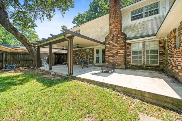 $2,200 | 2108 Greentree Drive, Huntsville, TX 77340