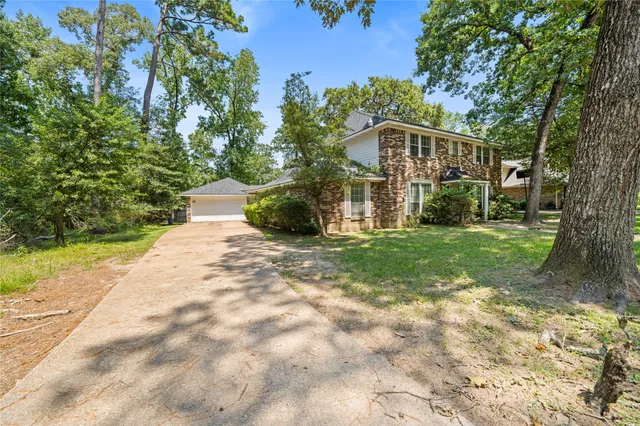 $2,200 | 2108 Greentree Drive, Huntsville, TX 77340