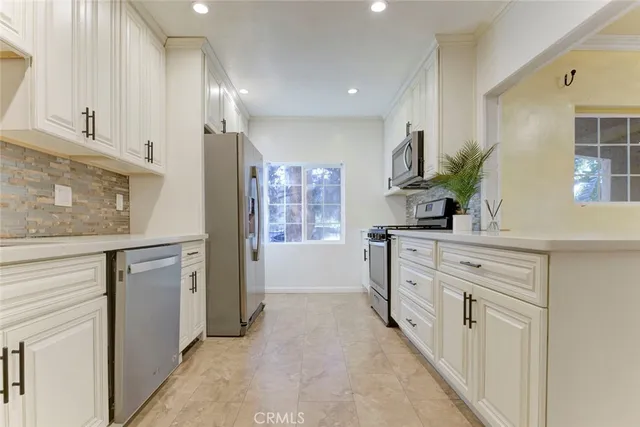 $1,379,000 | 5802 Colfax Avenue, North Hollywood, CA 91601