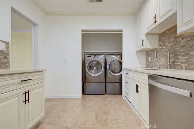 $1,379,000 | 5802 Colfax Avenue, North Hollywood, CA 91601