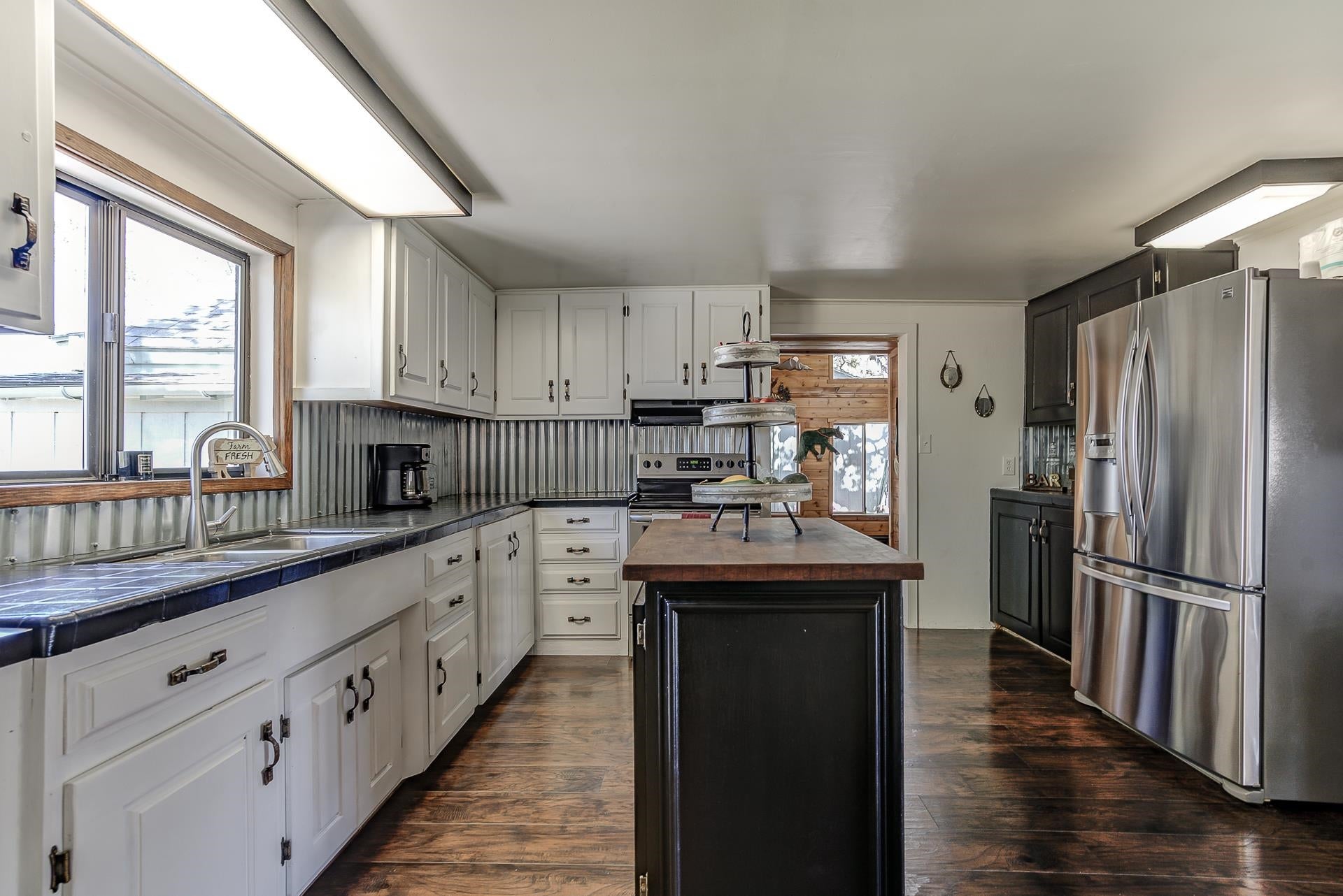 617 Harry Cash Road Montague, CA 96064 - Photo 10 of 27 Gallery Image 10
