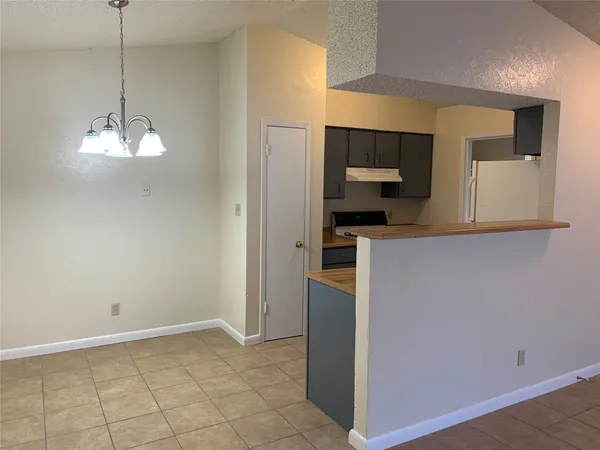 $1,250 | 10447 Doc Holliday Trail, Unit B, Austin, TX 78753