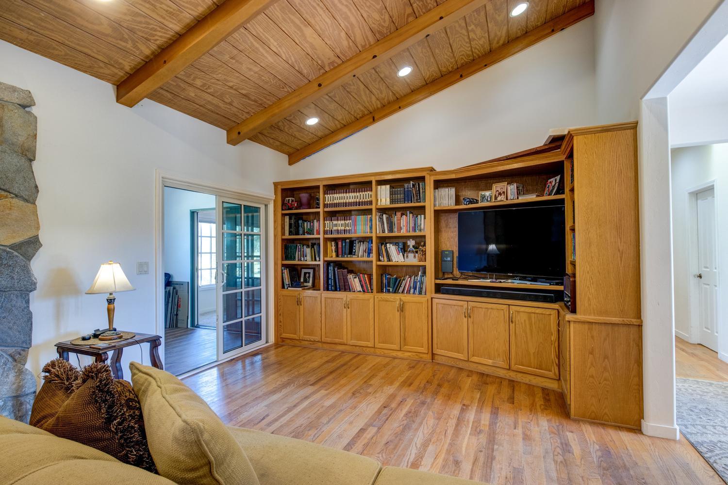 12550 Hogan Dam Road Farmington, CA 95230 - Photo 17 of 75