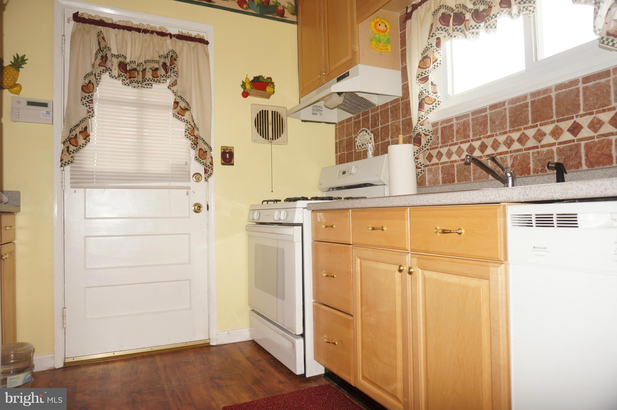 8723 Stockwell Road Baltimore, MD 21234 - Photo 18 of 27 Kitchen