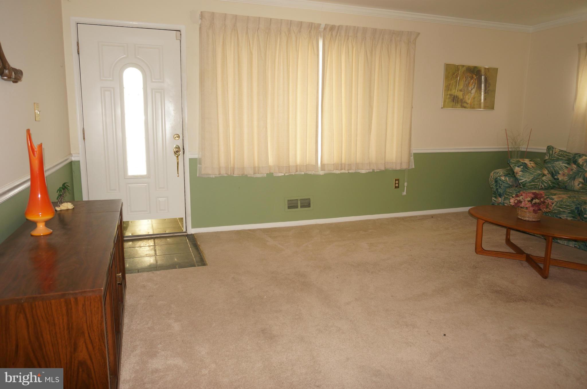 8723 Stockwell Road Baltimore, MD 21234 - Photo 3 of 27 Living Room