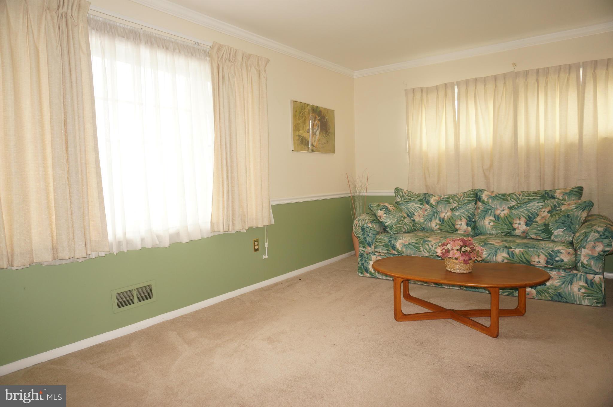 8723 Stockwell Road Baltimore, MD 21234 - Photo 4 of 27 Living Room