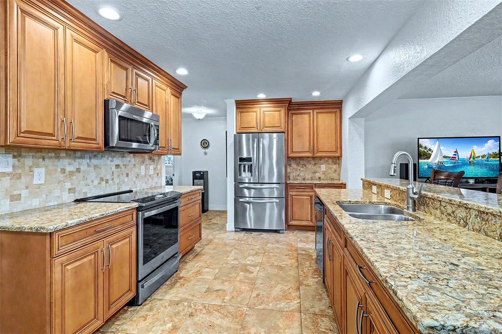 4948 97th Way North St. Petersburg, FL 33708 - Photo 11 of 45 Gallery Image 11