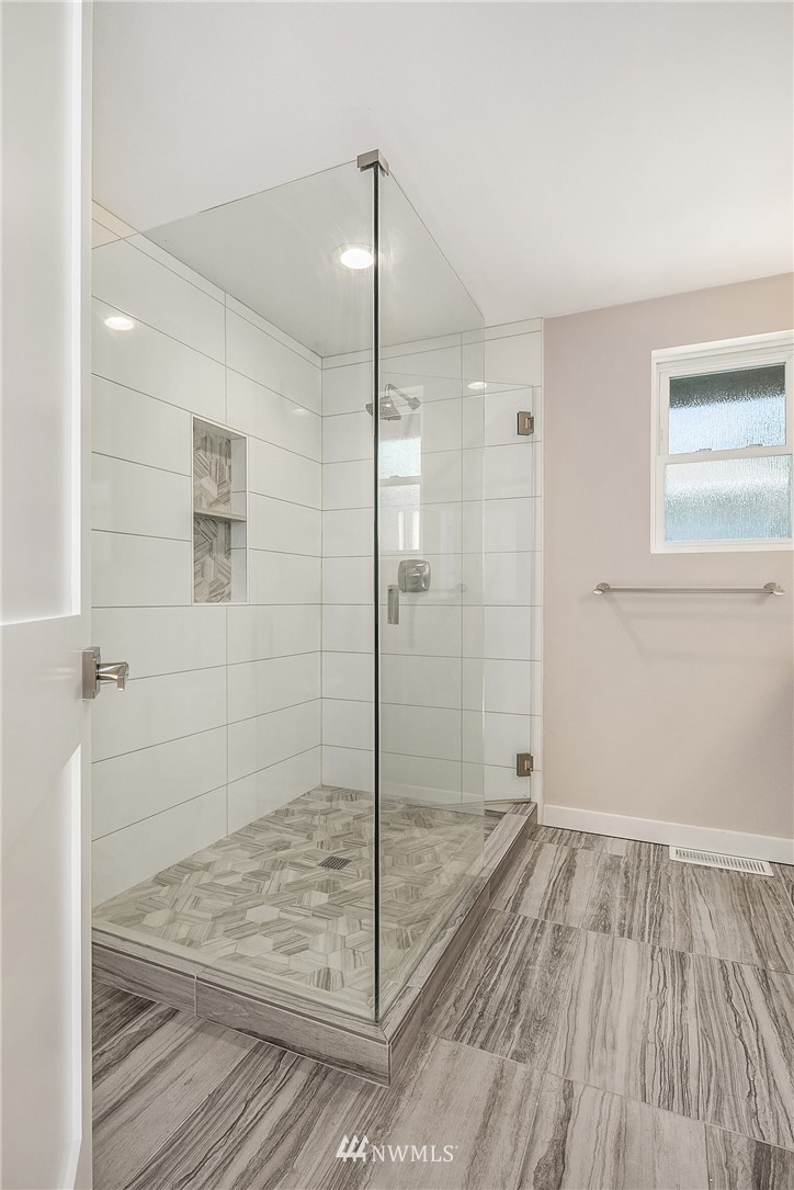 11818 Northeast 167th Street Bothell, WA 98011 - Photo 15 of 25 Gallery Image 15