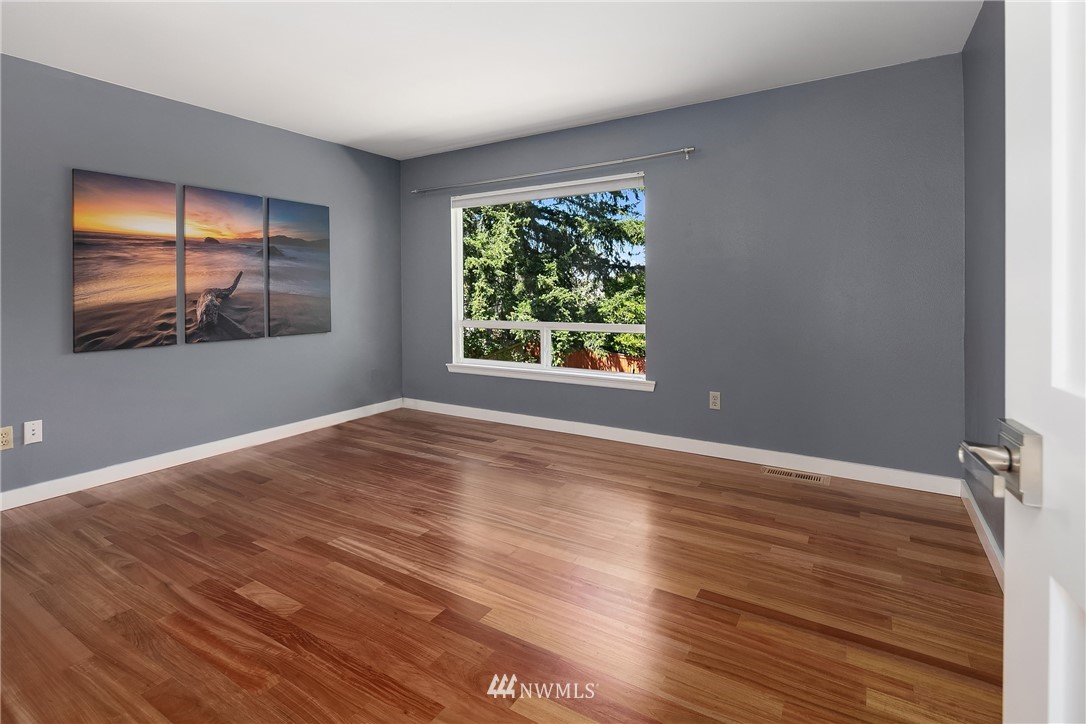 11818 Northeast 167th Street Bothell, WA 98011 - Photo 17 of 25 Gallery Image 17