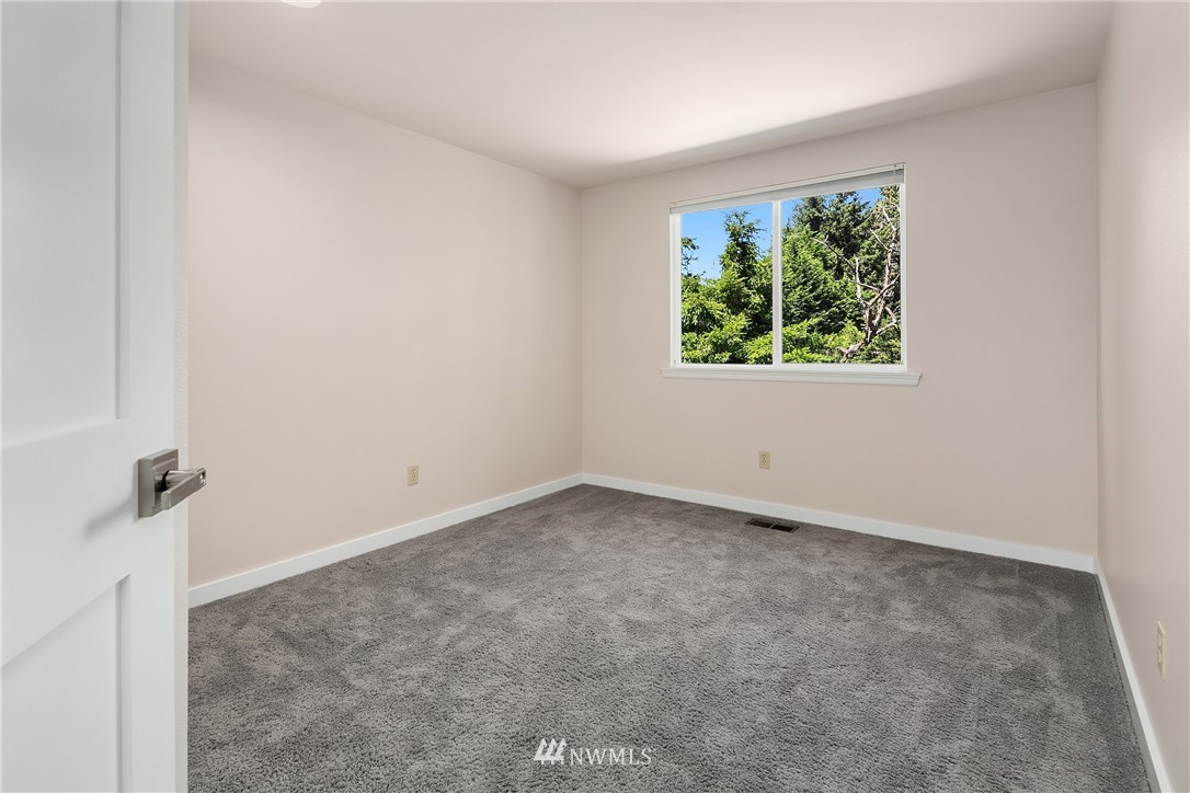 11818 Northeast 167th Street Bothell, WA 98011 - Photo 18 of 25 Gallery Image 18