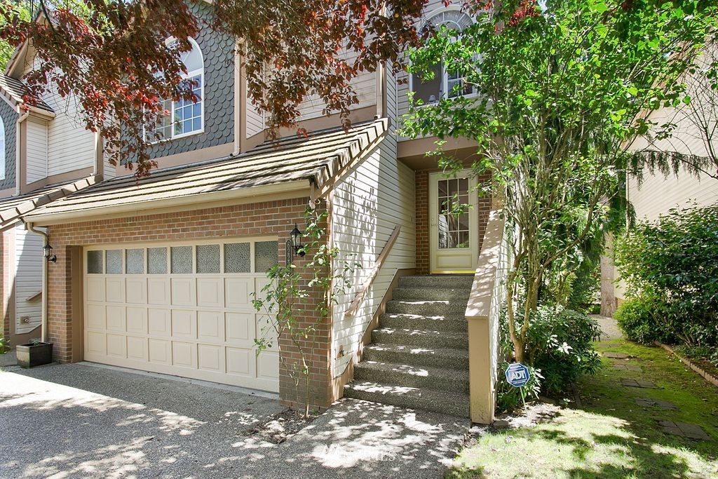 6223 Cady Road, Unit B Everett, WA 98203 - Photo 2 of 25