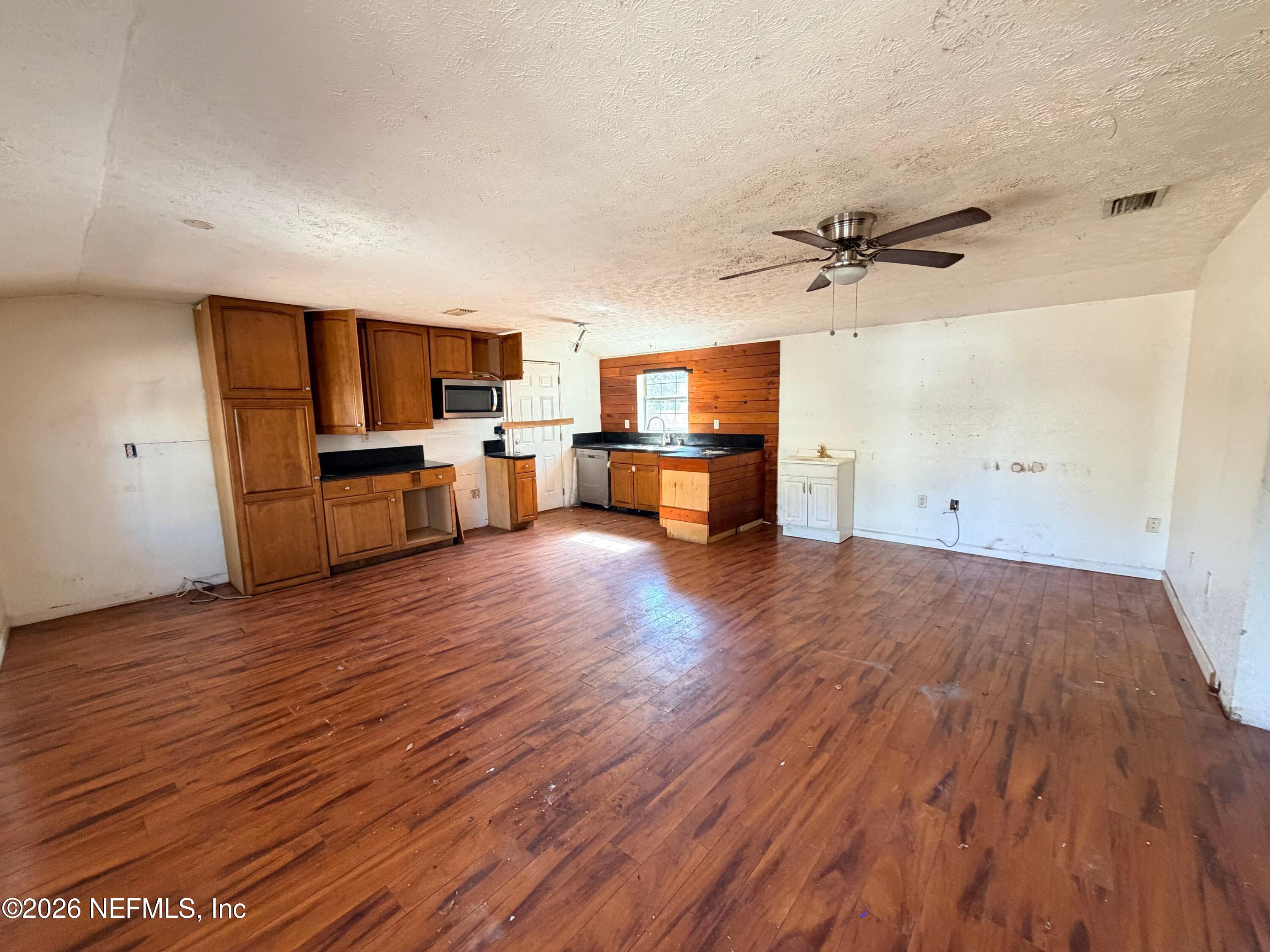 7752 Paschal Street Jacksonville, FL 32220 - Photo 4 of 15 IMG_9012