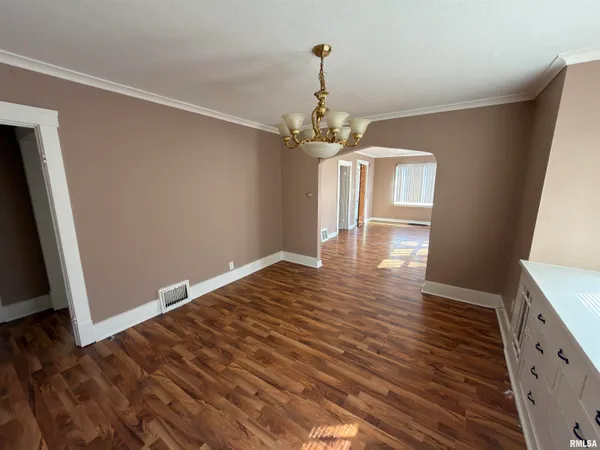 $1,375 | 1815 North Sheridan Road, Peoria, IL 61604