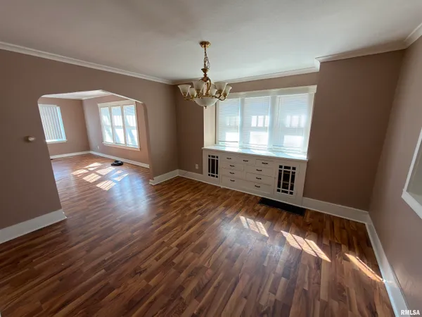 $1,375 | 1815 North Sheridan Road, Peoria, IL 61604