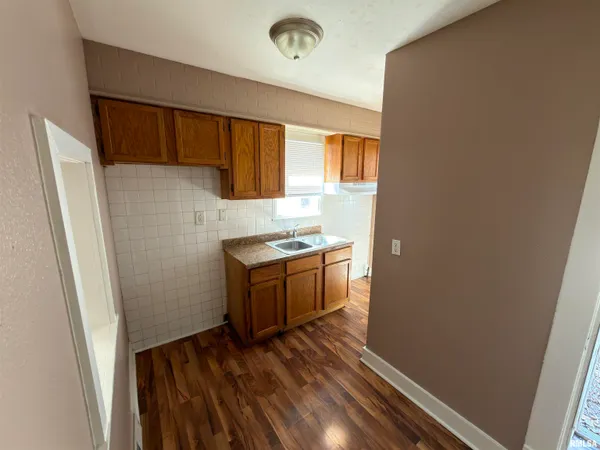 $1,375 | 1815 North Sheridan Road, Peoria, IL 61604