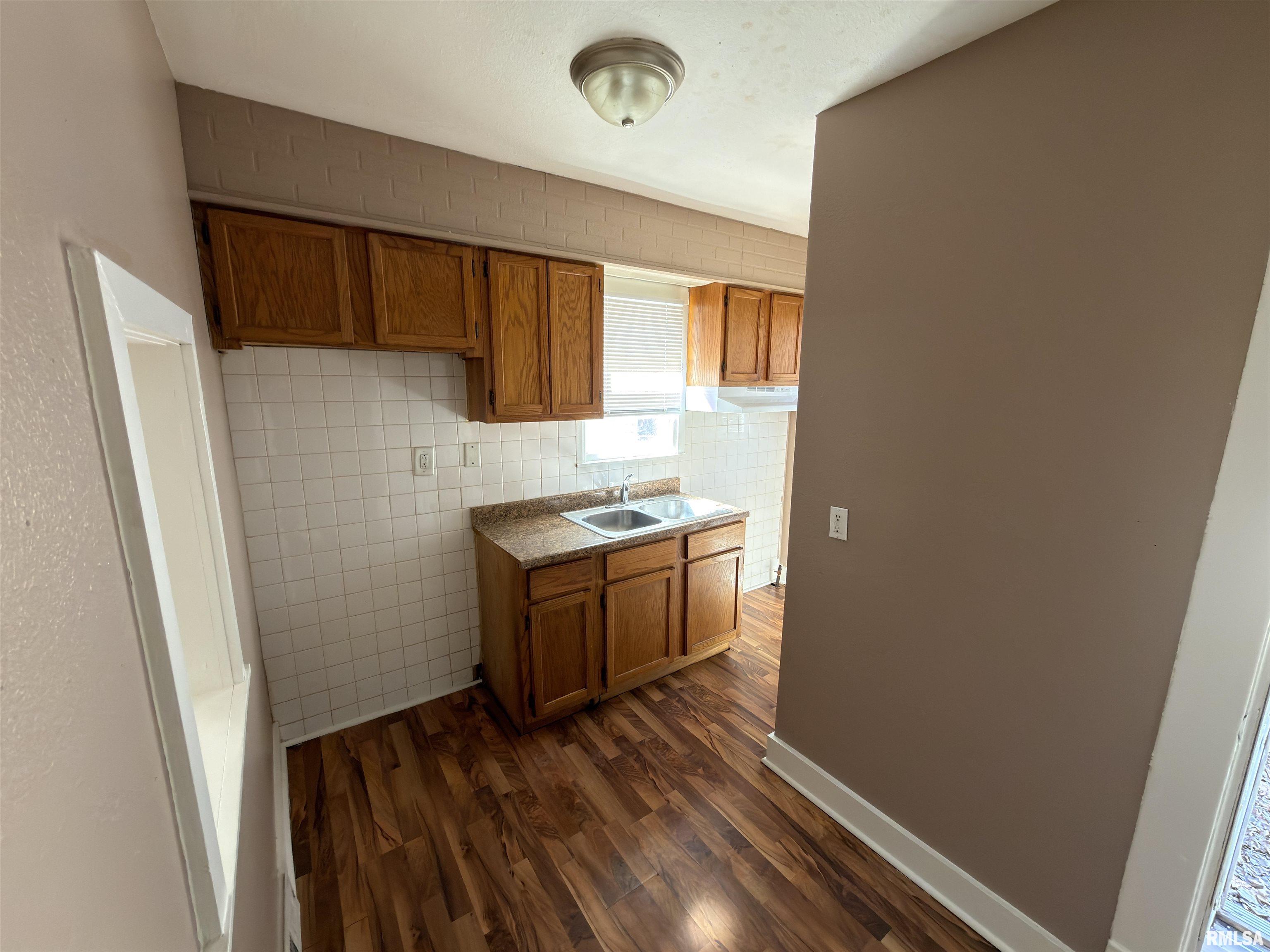 1815 North Sheridan Road Peoria, IL 61604 - Photo 6 of 10