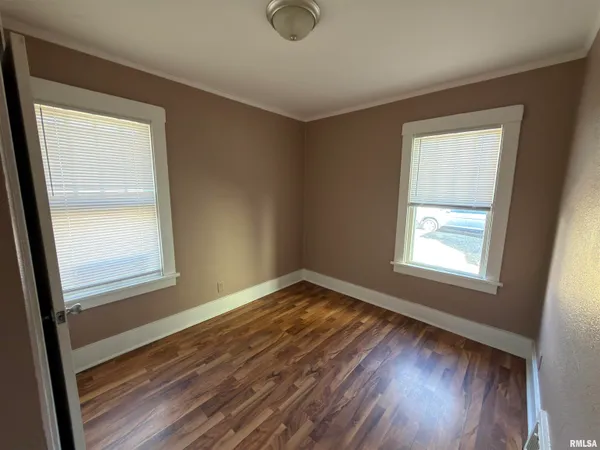 $1,375 | 1815 North Sheridan Road, Peoria, IL 61604