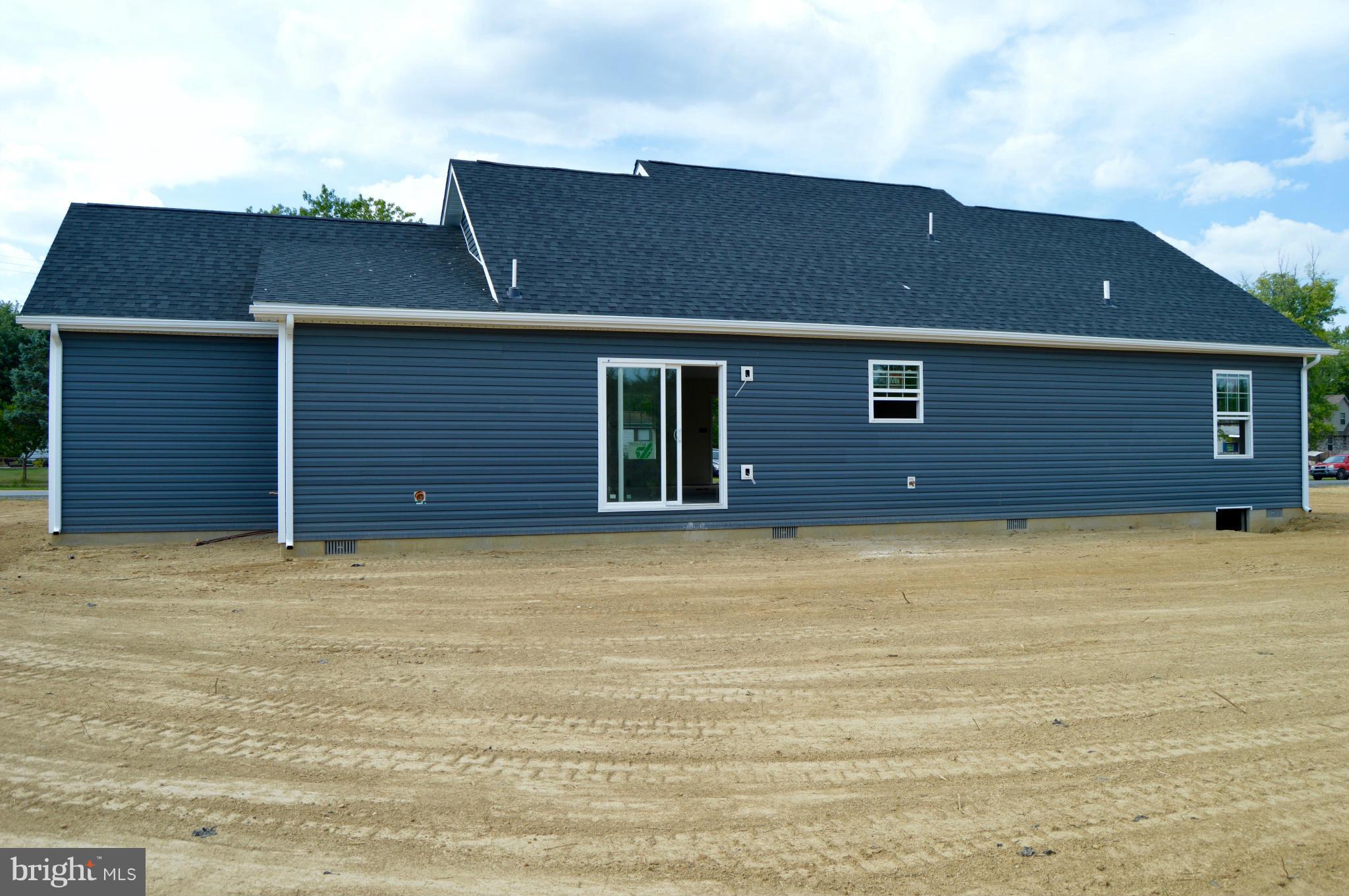 Exterior (Rear)