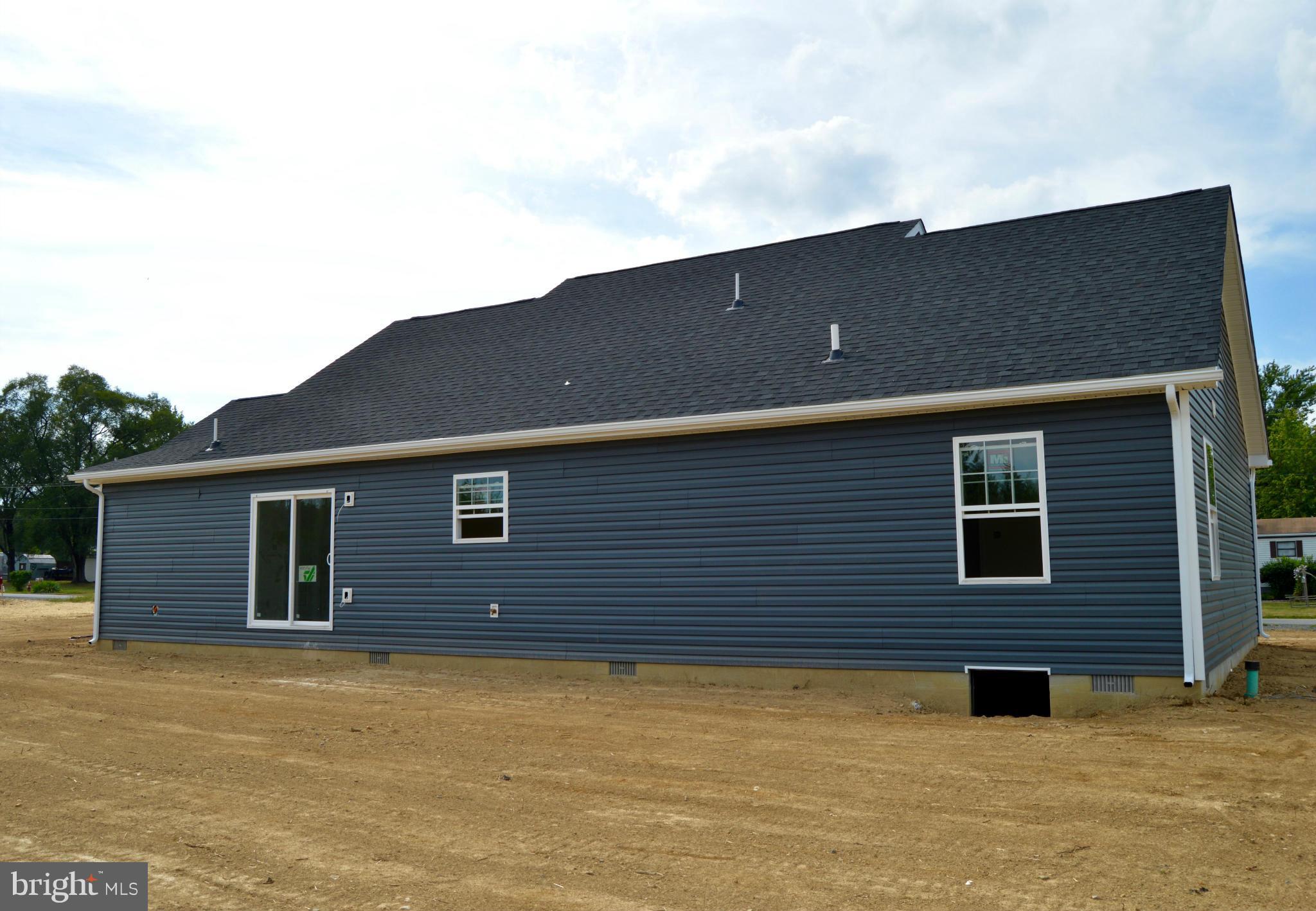 Exterior (Rear)