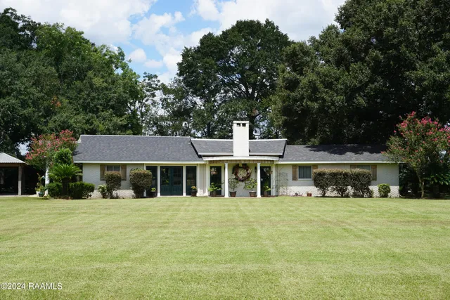 $412,000 | 7535 Highway 93, Arnaudville, LA 70512