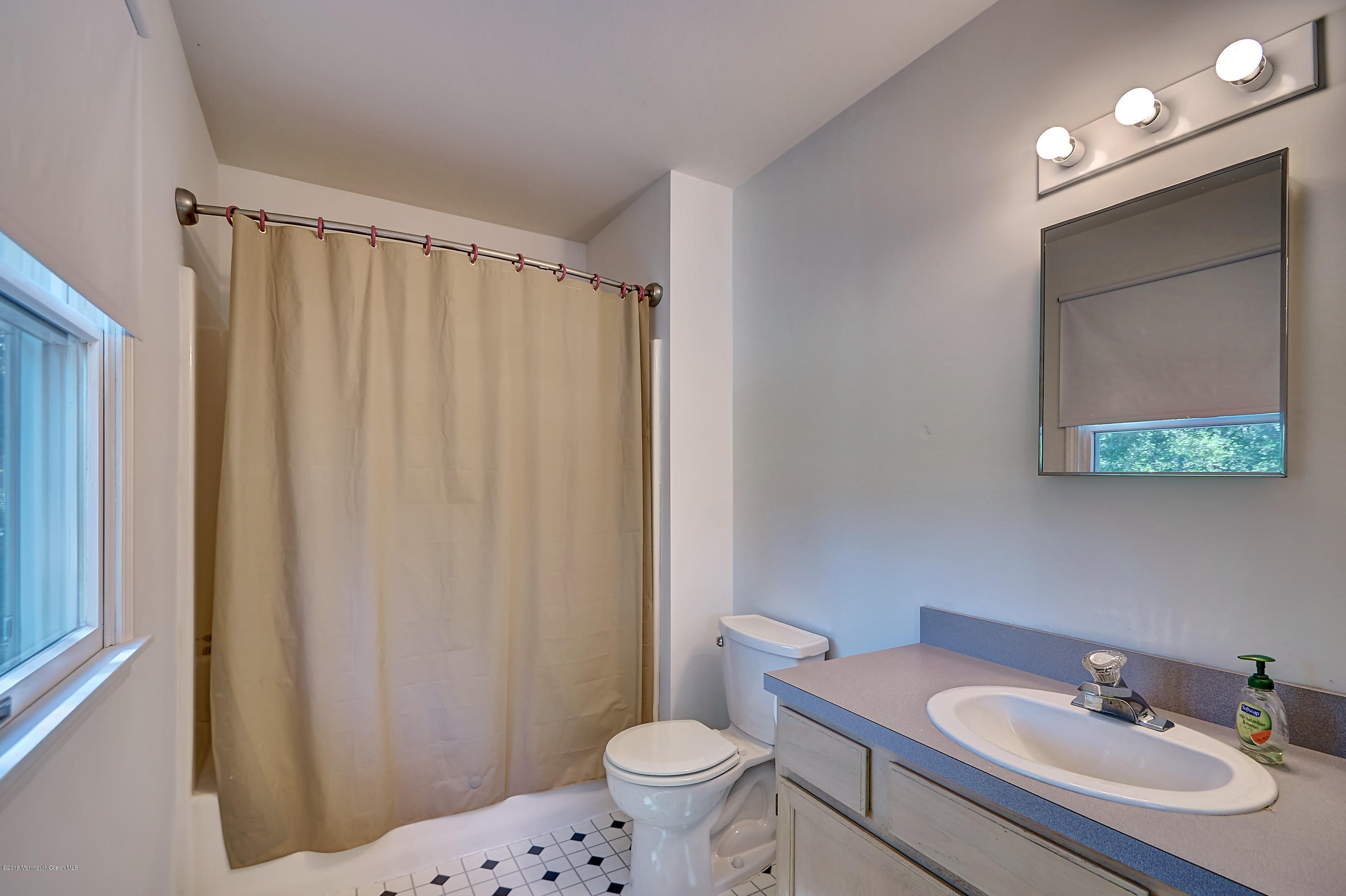148 Gunwale Road Manahawkin, NJ 08050 - Photo 23 of 32 DSC04789_90_91_92_93Interior2
