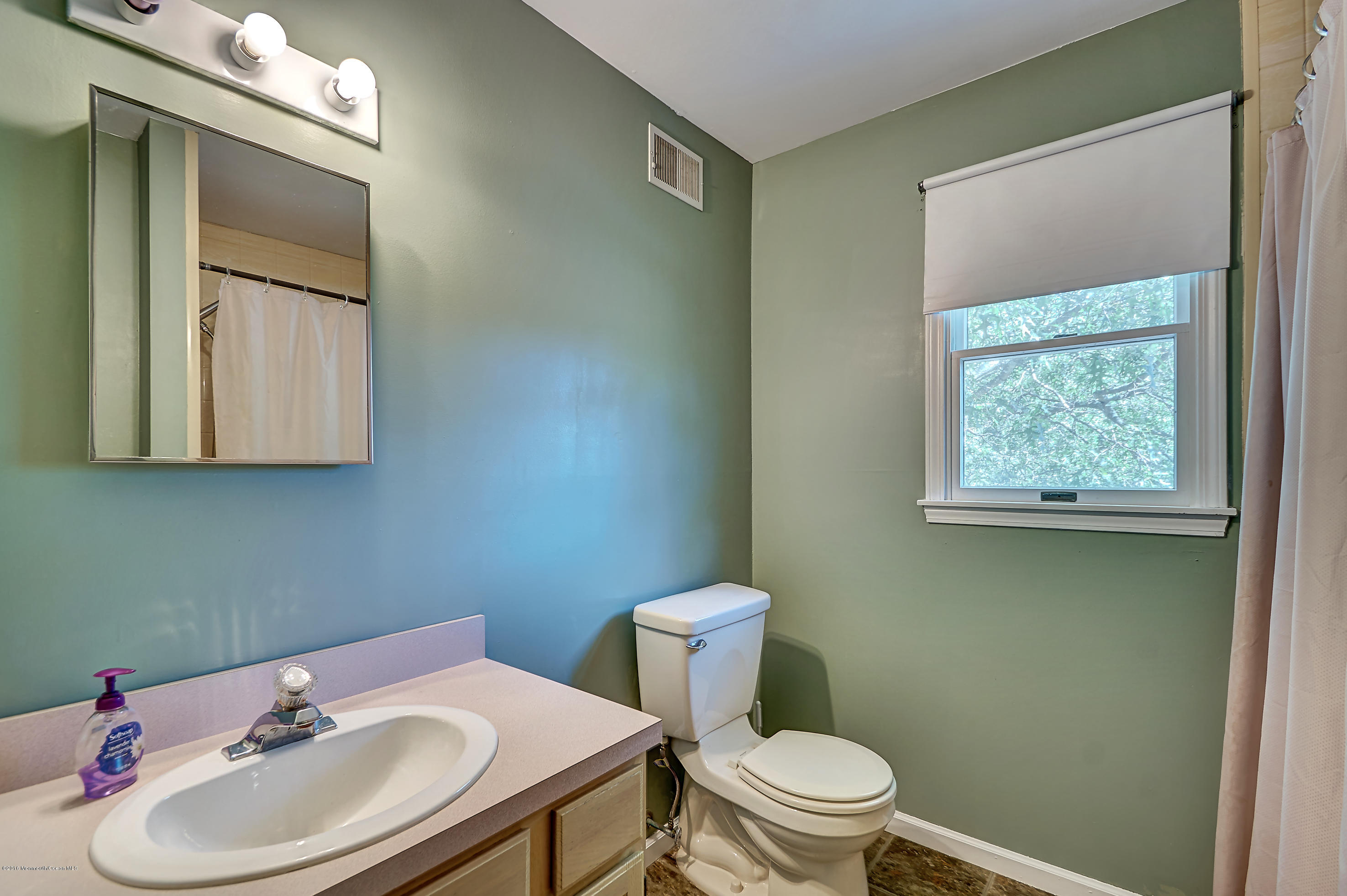 148 Gunwale Road Manahawkin, NJ 08050 - Photo 27 of 32 DSC04794_5_6_7_8Interior2