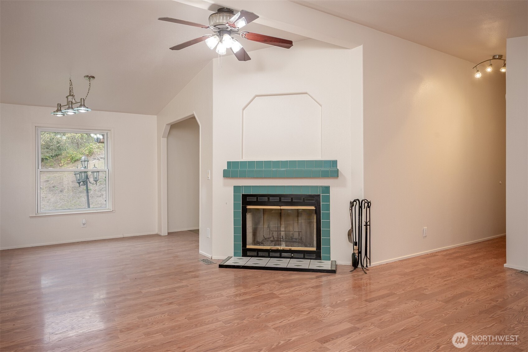 6396 Kalama River Road Kalama, WA 98625 - Photo 4 of 39 Gallery Image 4