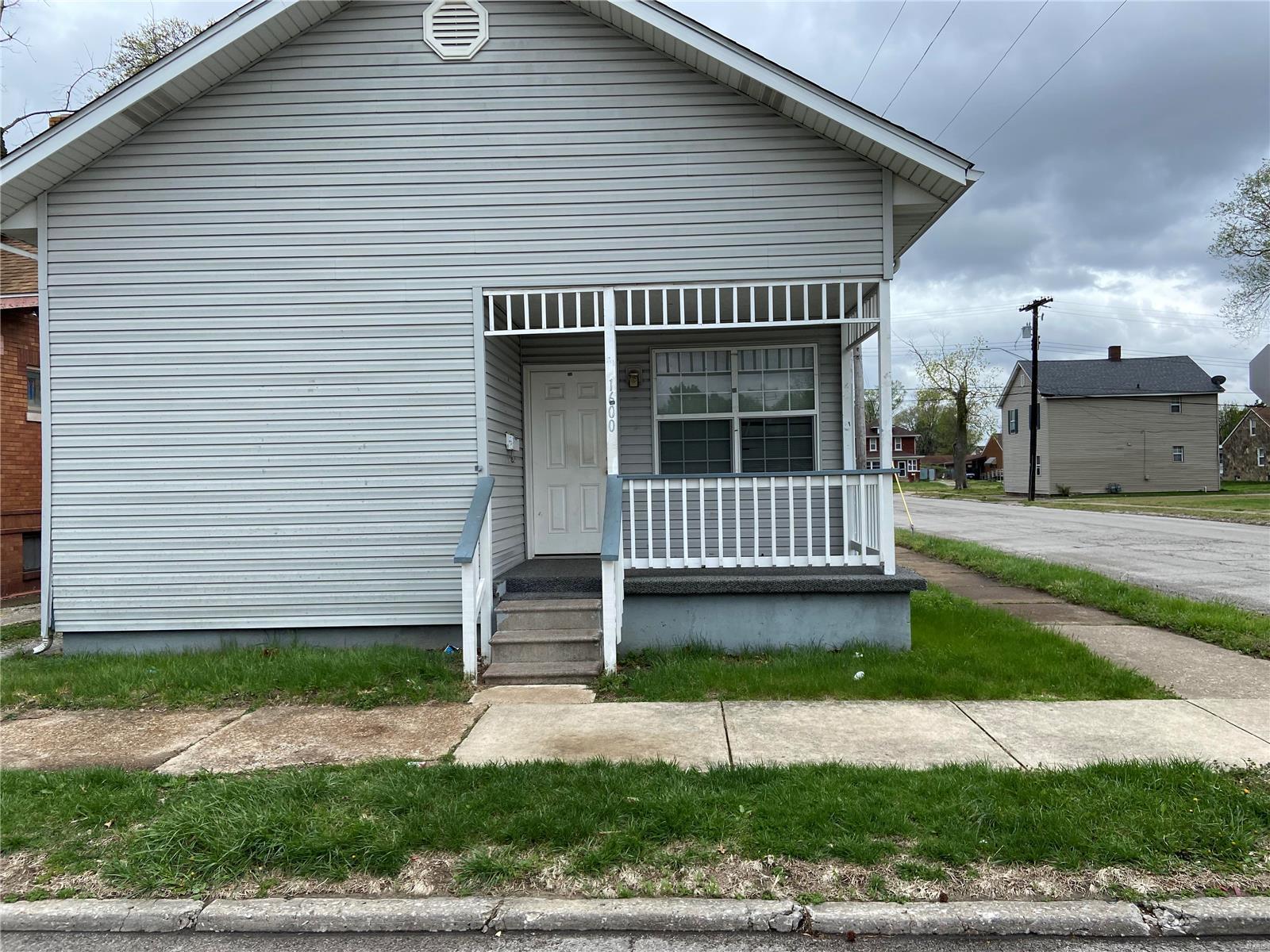 1600 7th Street Madison, IL 62060 - Photo 1 of 7 Gallery Image 1