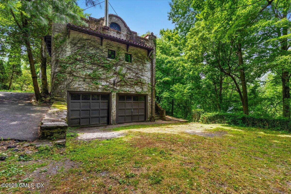 200 Old Church Road Greenwich, CT 06830 - Photo 11 of 24 2 Car Garage