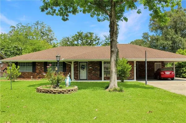 $269,000 | 115 Shirleen Drive, Ponchatoula, LA 70454