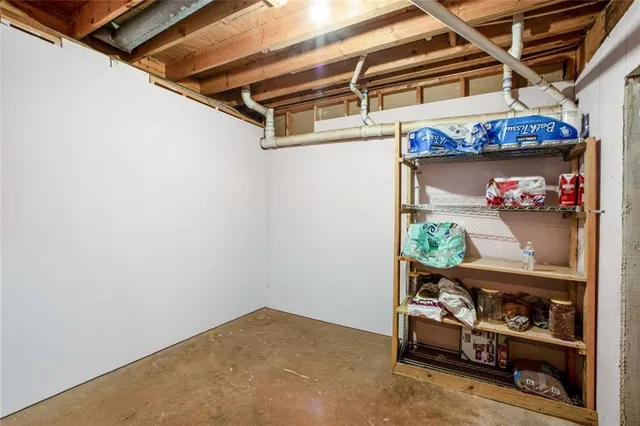 a picture of a bench in the window