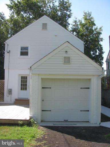 6804 Dunhill Road Dundalk, MD 21222 - Photo 15 of 30 Exterior (Rear)