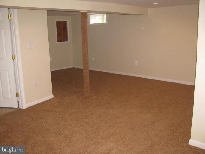 6804 Dunhill Road Dundalk, MD 21222 - Photo 16 of 30 Family Room