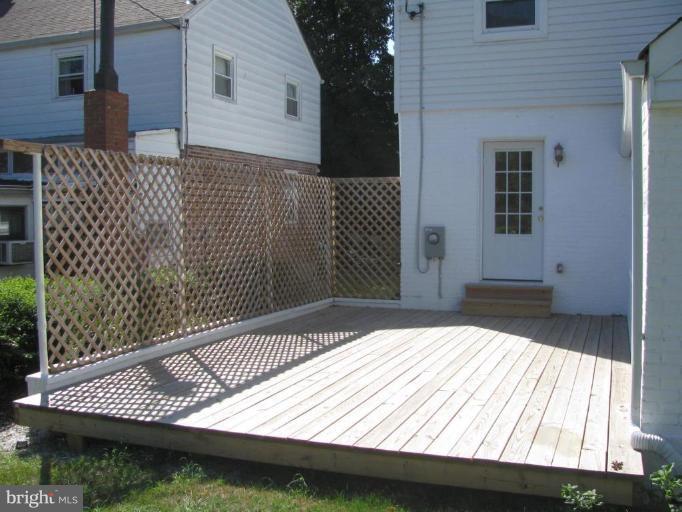 6804 Dunhill Road Dundalk, MD 21222 - Photo 8 of 30 Deck