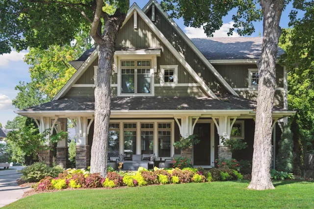 $2,295,000 | 633 Park Street East, Wayzata, MN 55391