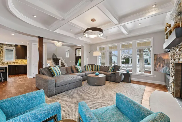 $2,295,000 | 633 Park Street East, Wayzata, MN 55391