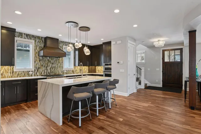 $2,295,000 | 633 Park Street East, Wayzata, MN 55391