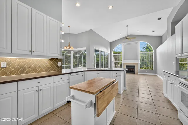 a view of a walk in closet