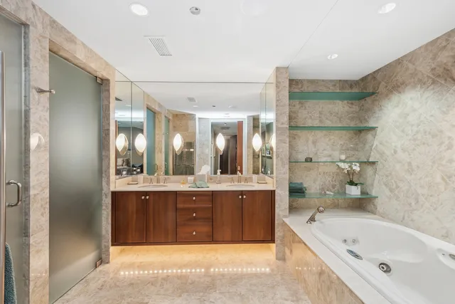 $2,250,000 | 130 North Garland Court, Unit 271112, Chicago, IL 60602