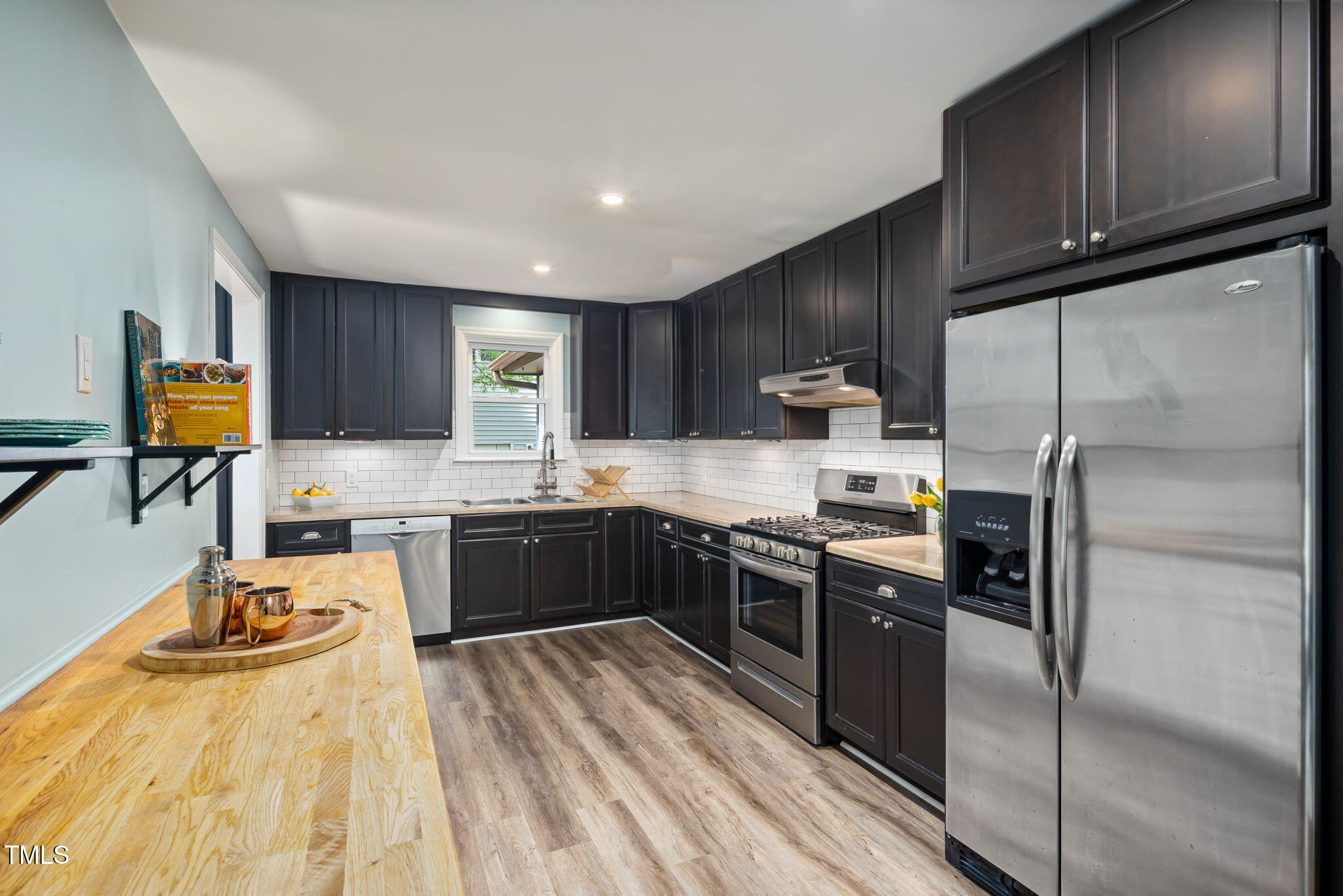 418 Ridgefield Road Chapel Hill, NC 27517 - Photo 10 of 27 10Kitchen1