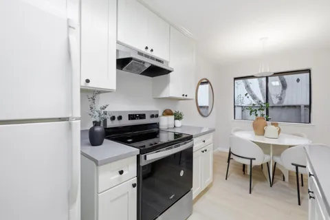 $549,800 | 938 Kiely Boulevard, Unit J, Santa Clara, CA 95051