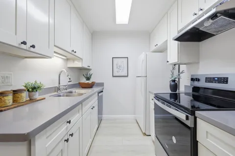 $549,800 | 938 Kiely Boulevard, Unit J, Santa Clara, CA 95051