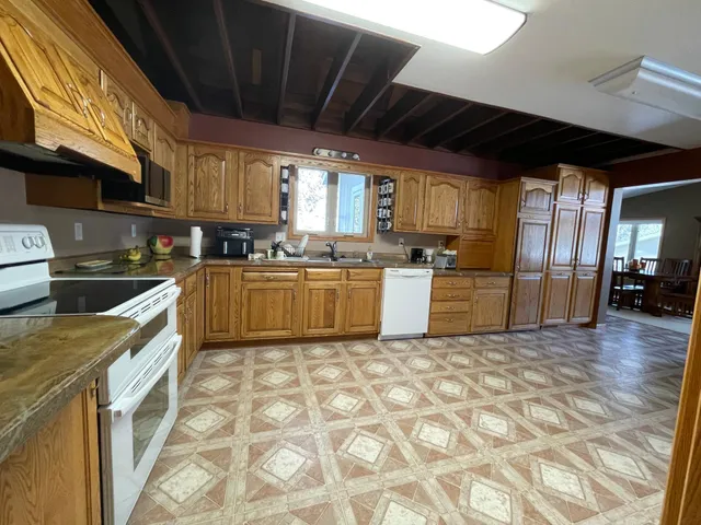 $775,000 | 15592 720th Avenue, Albert Lea, MN 56007