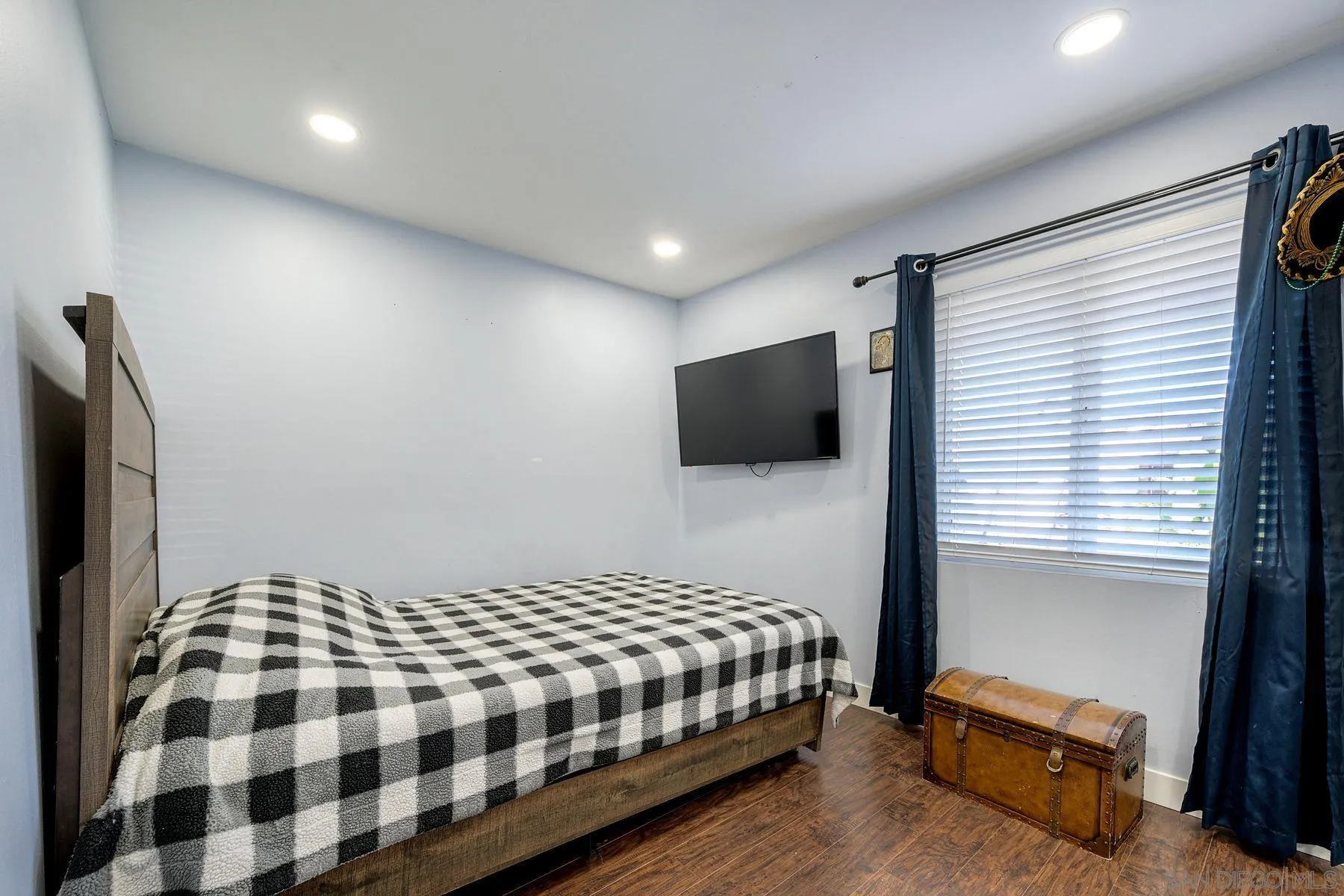 14523 Saco Street Poway, CA 92064 - Photo 2 of 24