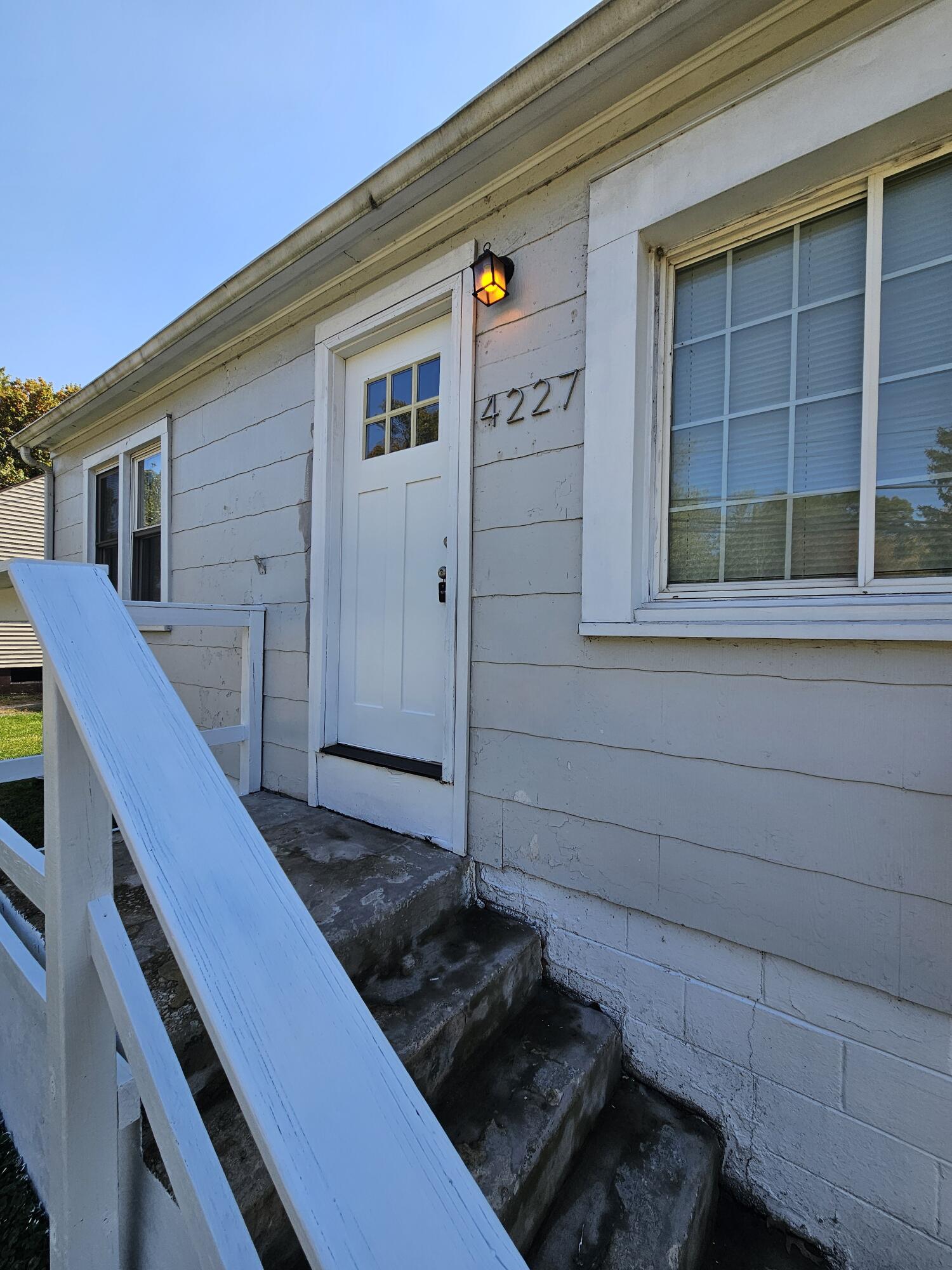 4227 Liverpool Road Lake Station, IN 46405 - Photo 2 of 14 1500x2000