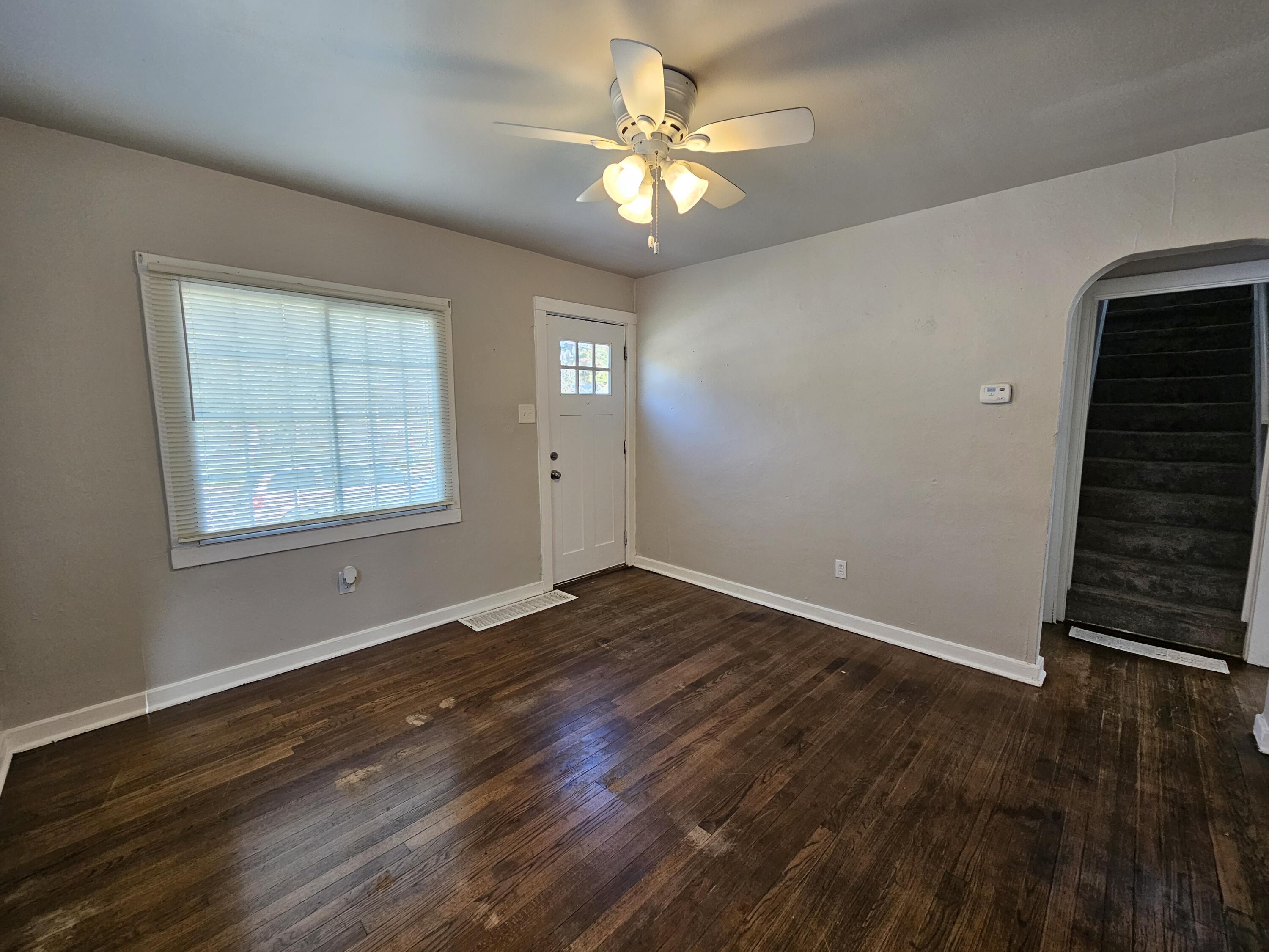 4227 Liverpool Road Lake Station, IN 46405 - Photo 3 of 14 3000x2250