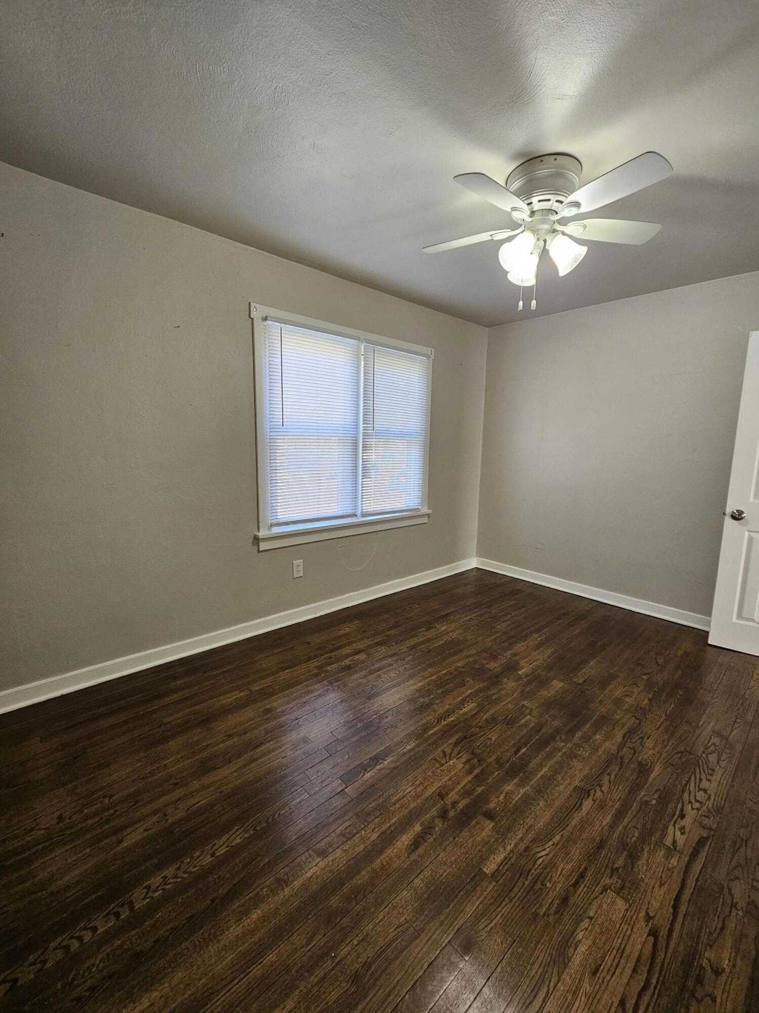 4227 Liverpool Road Lake Station, IN 46405 - Photo 9 of 14 1500x2000