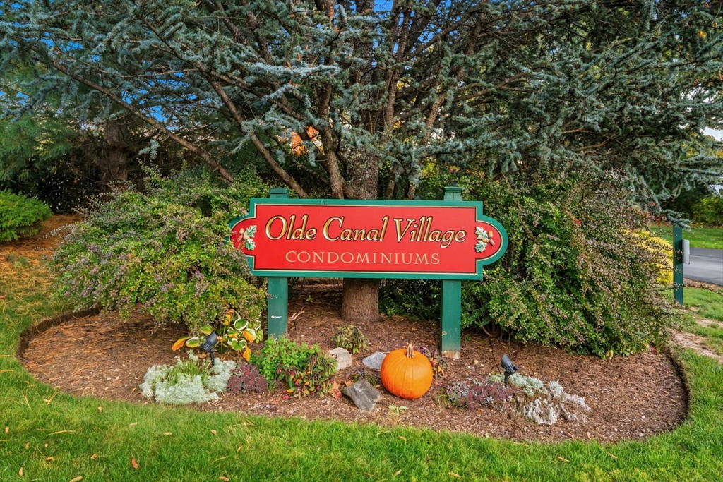 20 Nature View Drive, Unit 20 Uxbridge, MA 01569 - Photo 2 of 42